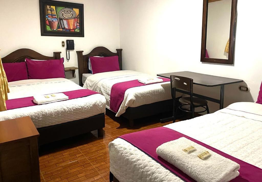 Hostal Internacional Bogotá Zewnętrze zdjęcie